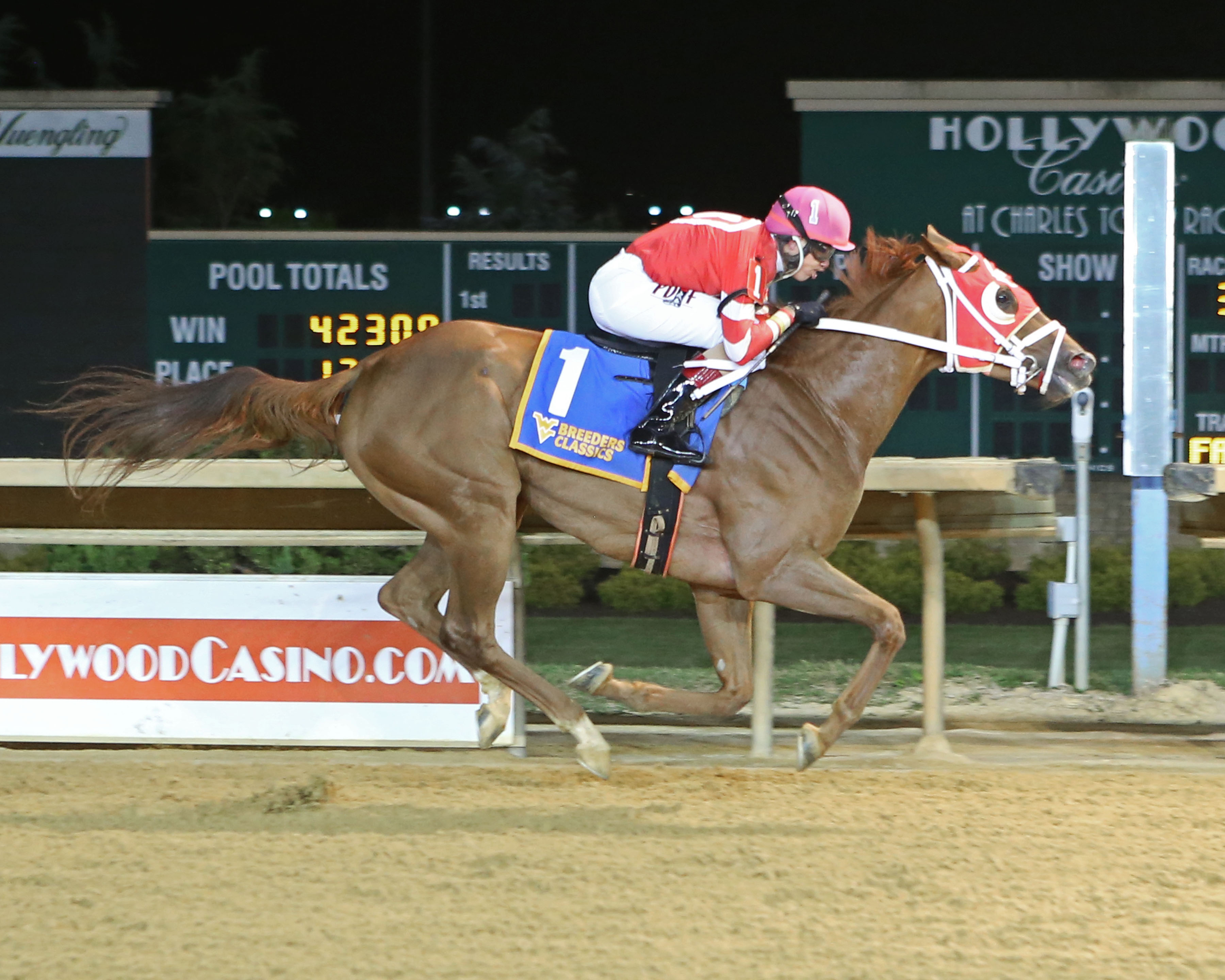 She Figures takes Distaff first off the claim